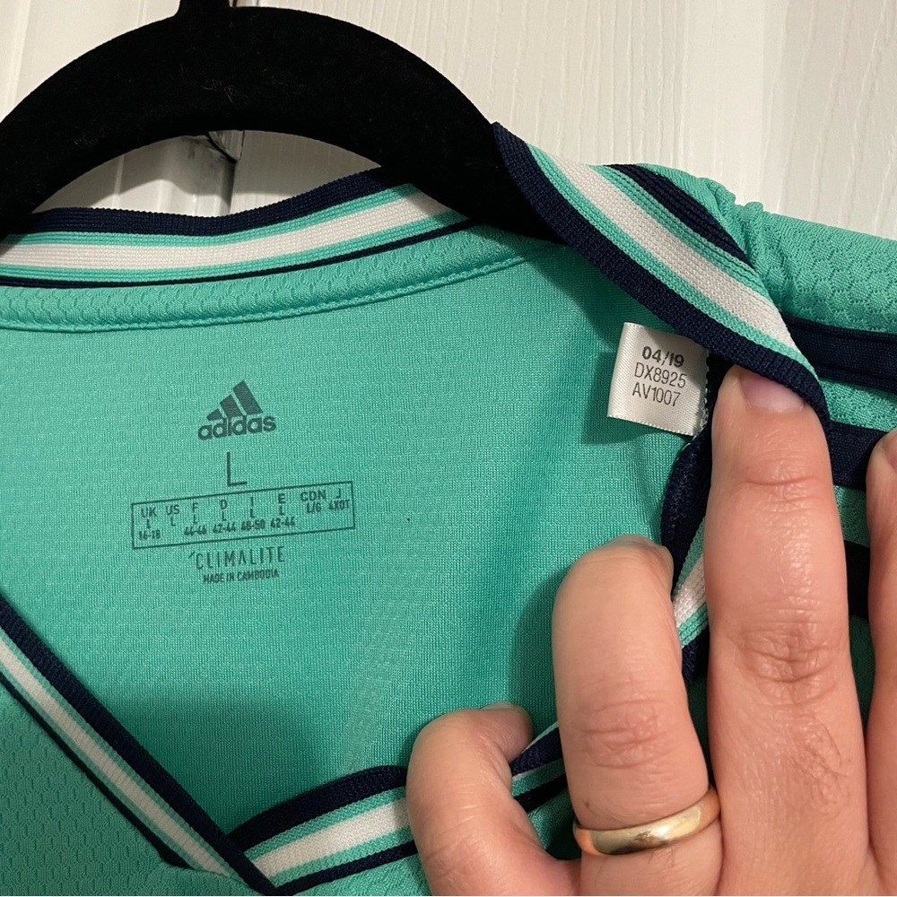 Women’s Real Madrid 2019 Third Kit - Large - Picture 2 of 2